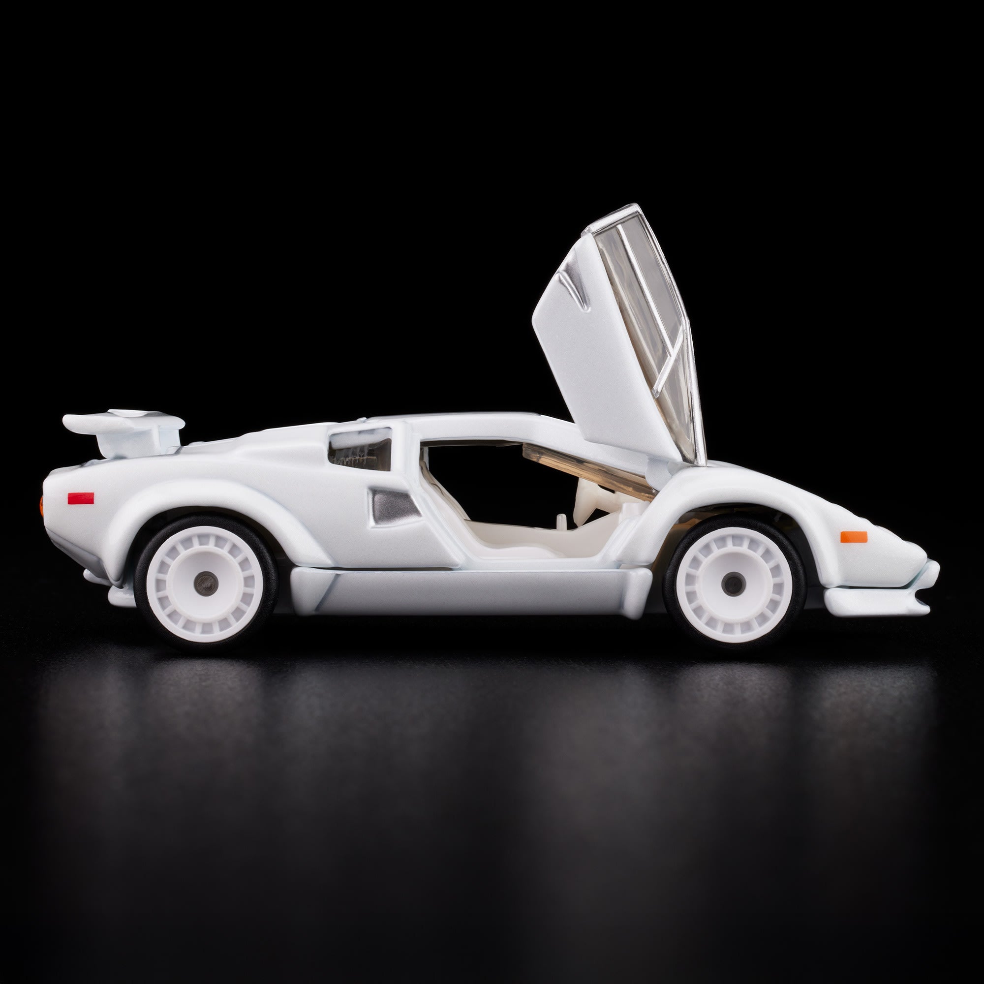 Hot Wheels RLC Exclusive 1982 Lamborghini Countach LP 500 S